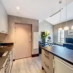 Hoche Apartman